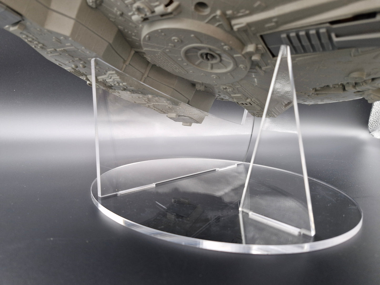 Star Wars Vintage Banked Millennium Falcon Vehicle Ship Stand