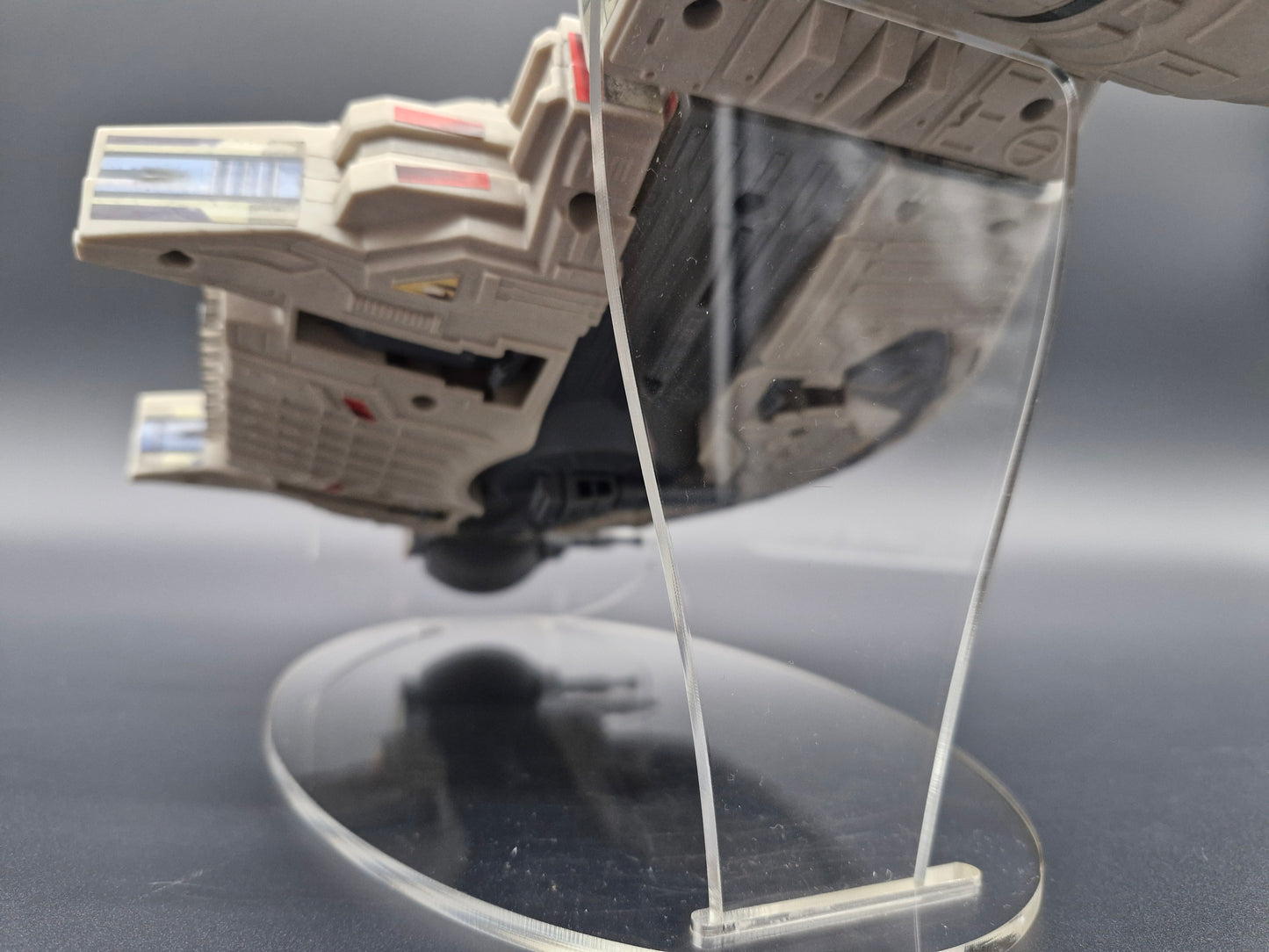 Star Wars Modern SOTE Dash Rendar Outrider Ship Stand (Shadows of the Empire)