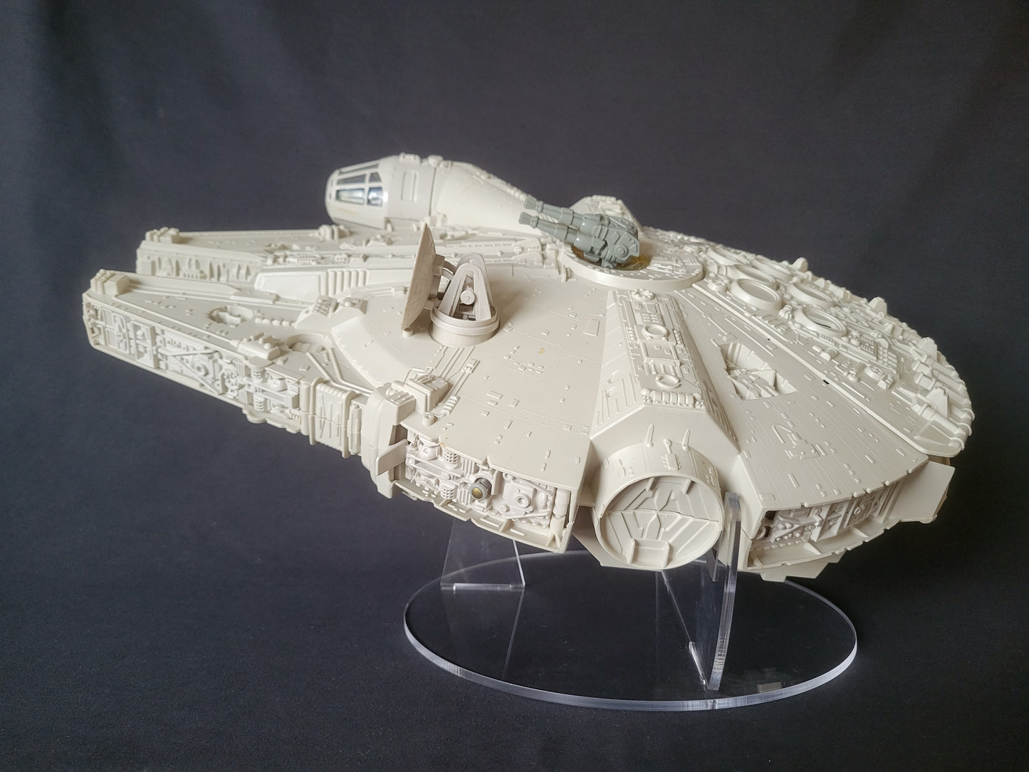 Star Wars Vintage Millennium Falcon Vehicle Ship Stand