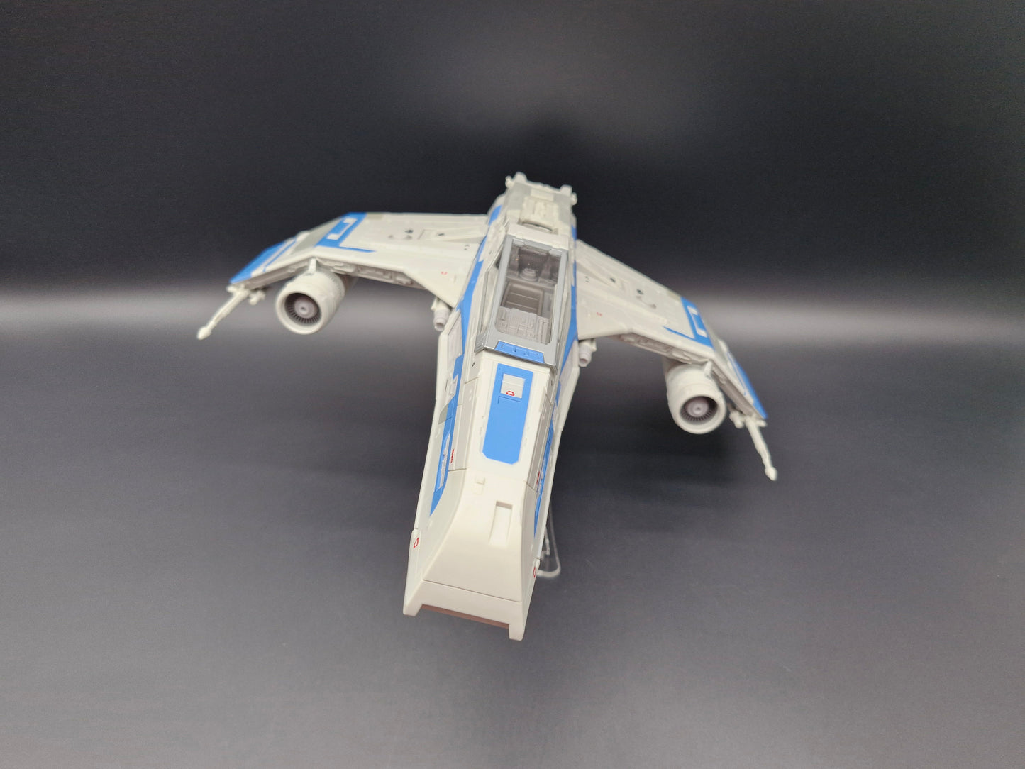 Star Wars TVC Vintage Collection New Republic E-Wing (Ahsoka) Ship Stand