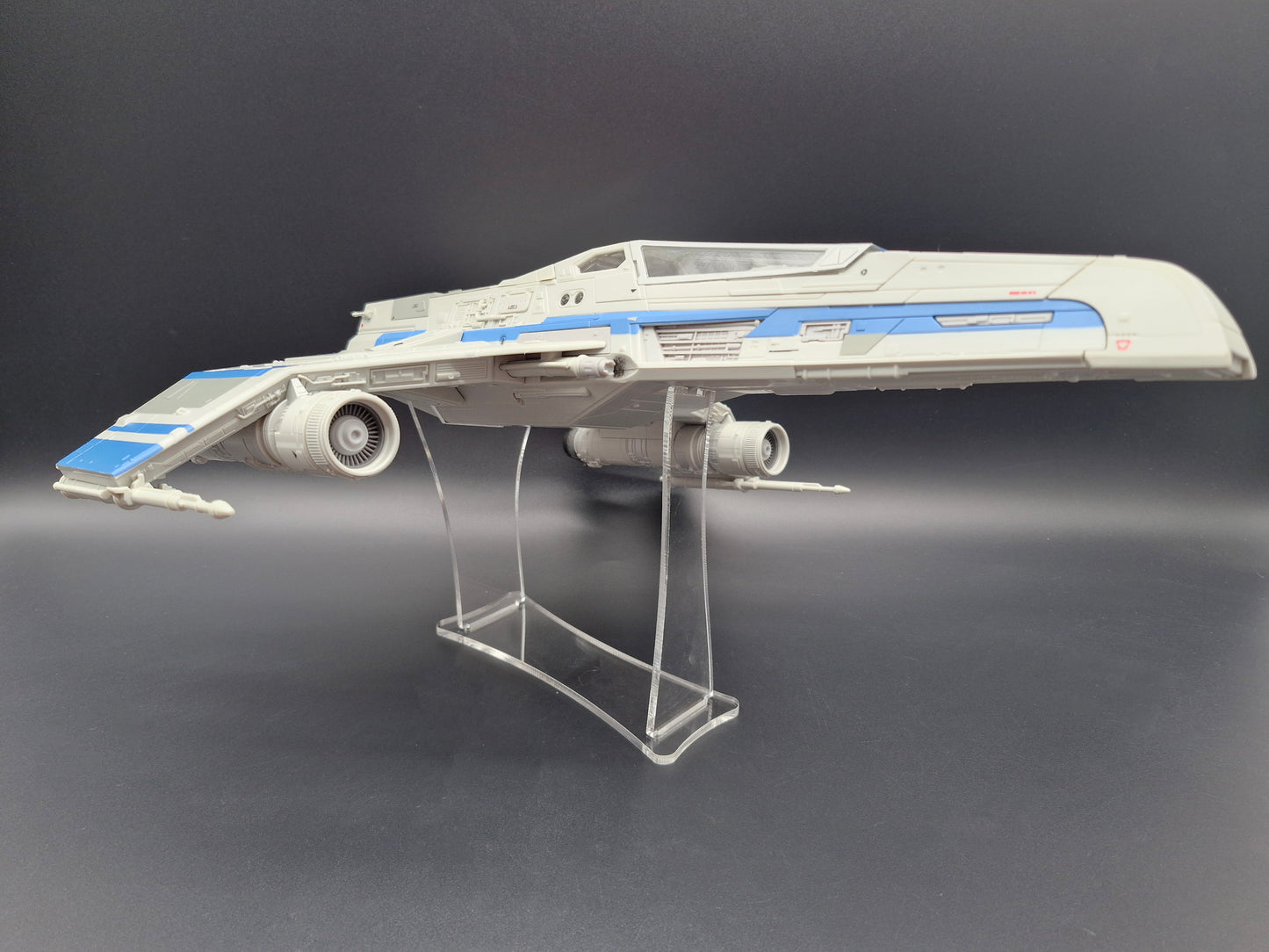 Star Wars TVC Vintage Collection New Republic E-Wing (Ahsoka) Ship Stand