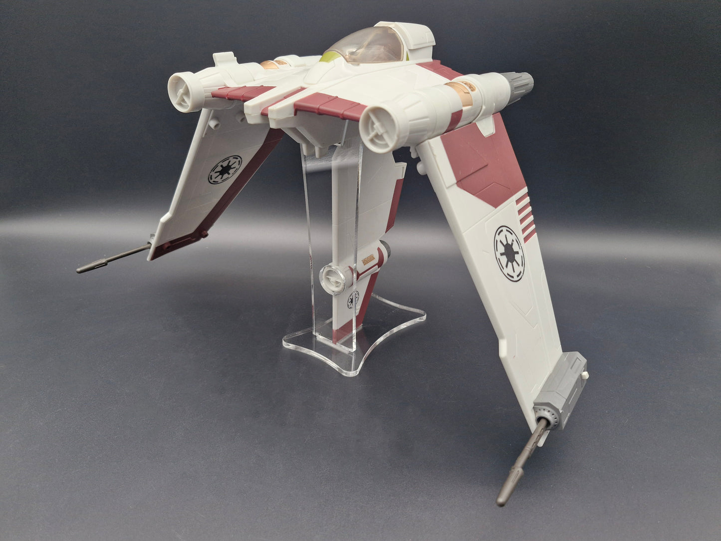 Star Wars Vintage Collection TVC & Clone Wars V-19 Torrent Starfighter STAND